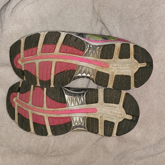 Asics Gel Nimbus 18 Running Sneakers - Picture 3 of 3